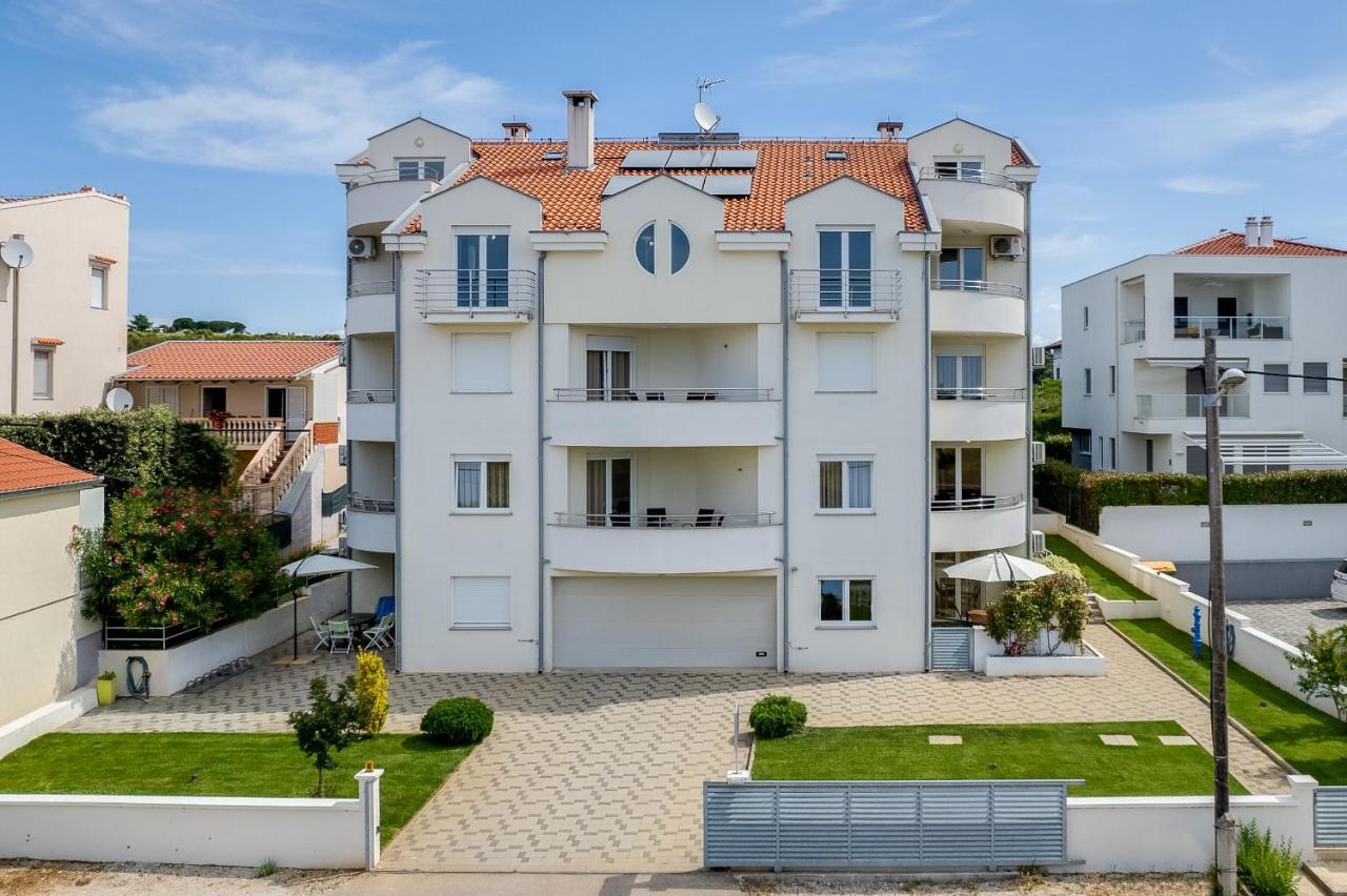 Villa Mirela Петркане Екстериор снимка