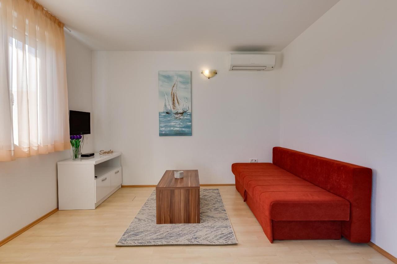 Villa Mirela Петркане Екстериор снимка