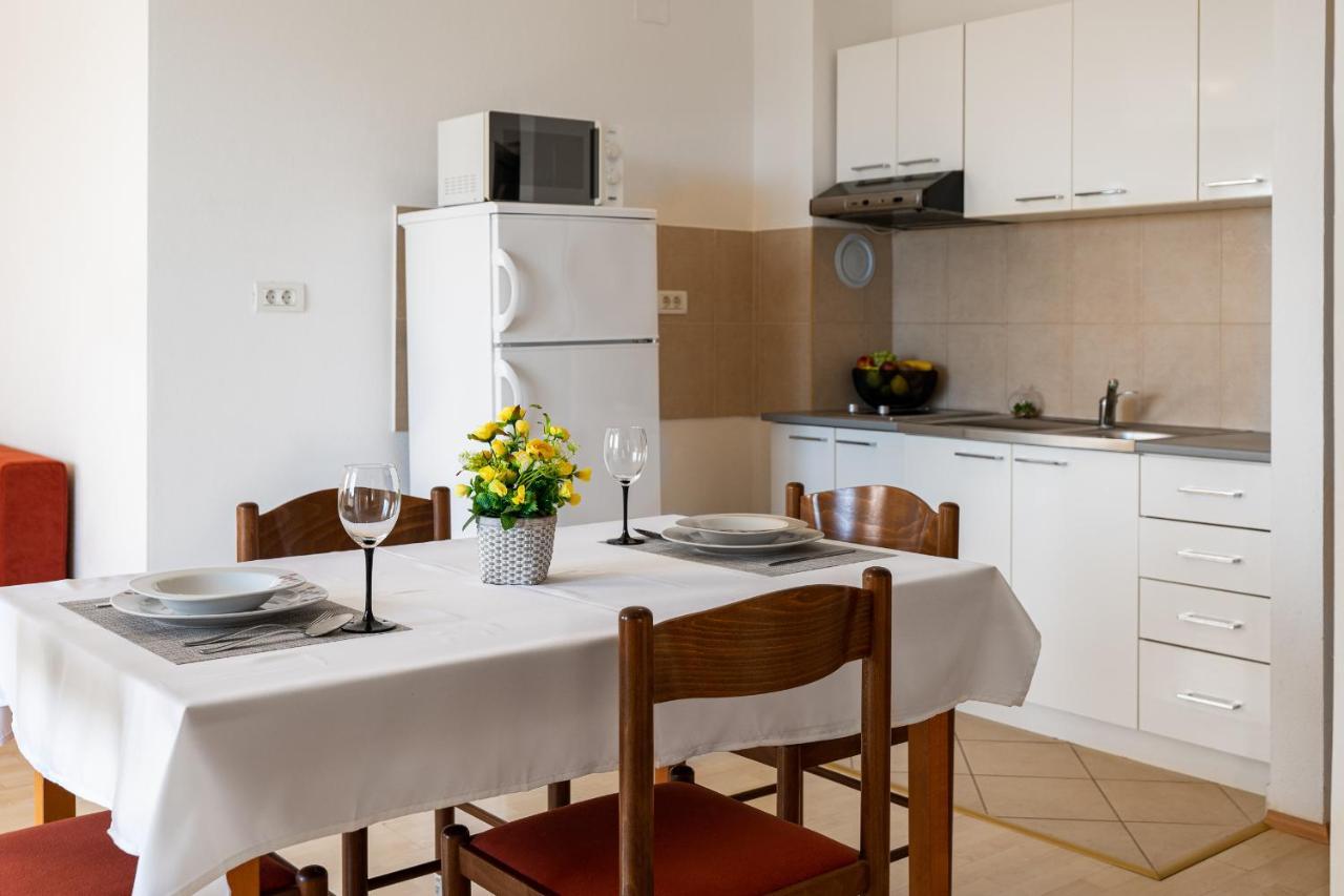 Villa Mirela Петркане Екстериор снимка
