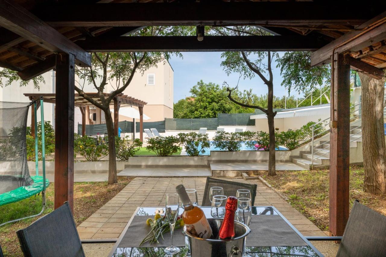 Villa Mirela Петркане Екстериор снимка