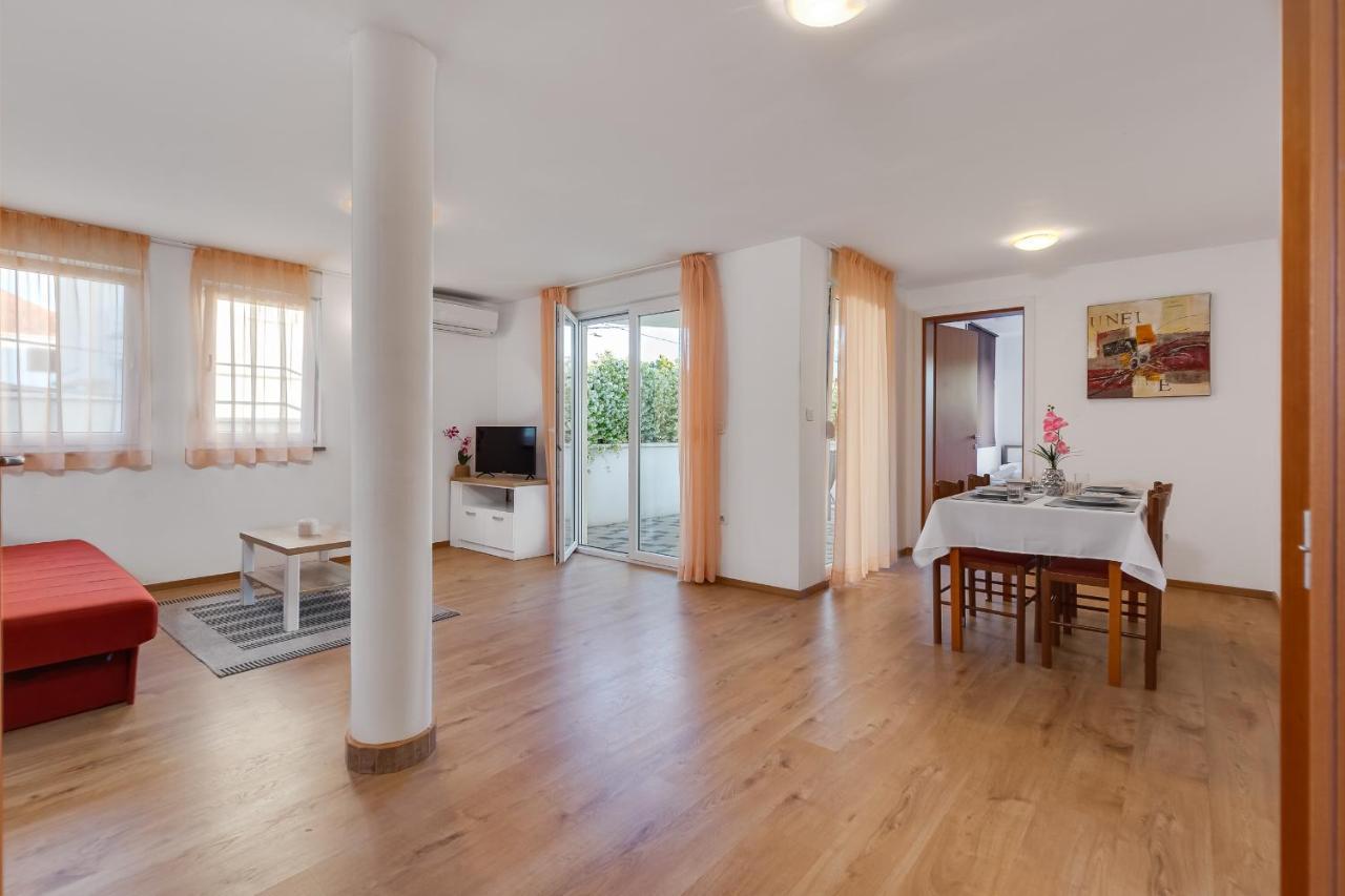 Villa Mirela Петркане Екстериор снимка
